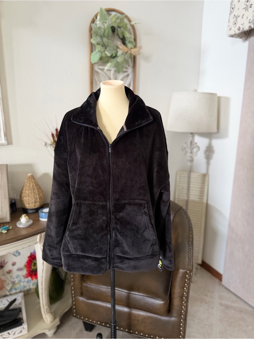 Champion Plush Full-Zip Teddy Jacket in Black